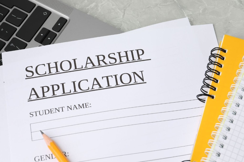 How to Earn the Scholarship
